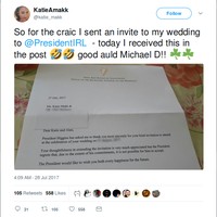 Seorang warga Irlandia memberi sang presiden undangan pernikahan. Tak disangka undangan itu dibalas meski Higgins tak bisa memenuhinya. Foto: Twitter