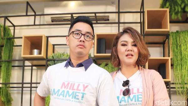 Aksi Kocak Sissy Prescillia dan Dennis Adhiswara di Milly & Mamet Aksi Kocak Sissy Prescillia dan Dennis Adhiswara di Milly & Mamet