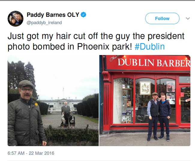 Biasanya presiden adalah orang yang sulit ditemui. Namun presiden Irlandia ini bukan salah satunya. Ia bahkan bisa muncul sebagai photo bomb saat seorang pria tengah bergfoto di sebuah taman. Foto: Twitter