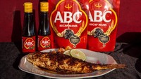 Sajian yang dipilih adalah ikan bakar rica madu. “Kita pakainya ikan kakap merah atau putih,” jelas Chef Aga. Foto: dok. Kecap ABC