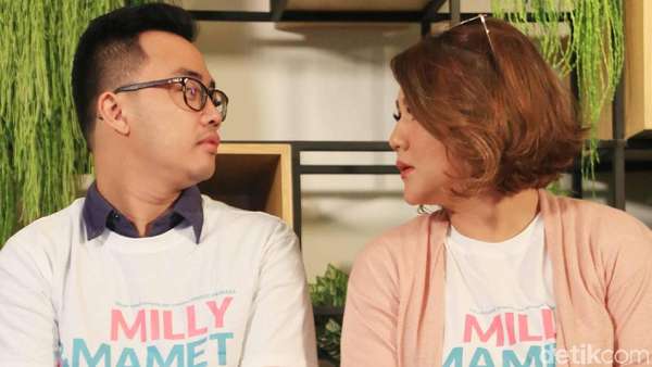 Aksi Kocak Sissy Prescillia dan Dennis Adhiswara di Milly & Mamet Aksi Kocak Sissy Prescillia dan Dennis Adhiswara di Milly & Mamet