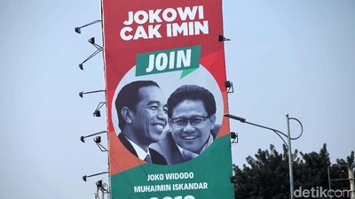 Baliho Jokowi-Cak Imin Mejeng di Gatsu