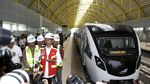 Foto: Jokowi Tinjau LRT Palembang