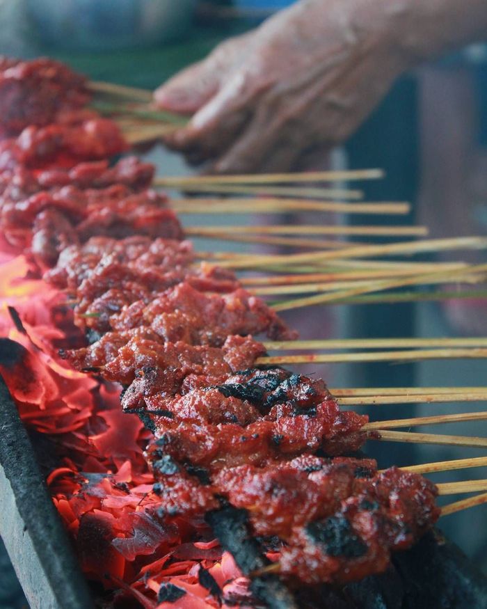 Pedas Menyengat! 10 Sate Rembiga Khas Lombok Pilihan Ini