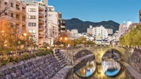 Nagasaki, Jepang. Meski kota ini identik dengan bom atomnya, kata Lonely Planet, ada spot menarik dengan mengunjungi museum di gereja tertua di Jepang, atau melewati pelabuhan menuju rute hiking yang melintasi bukit-bukit vulkanis di sekitarnya (CNN Travel) 