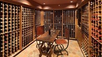 Rumah ini punya gudang anggur berkapasitas 1.600 botol. Business Insider/Bernard Andre.