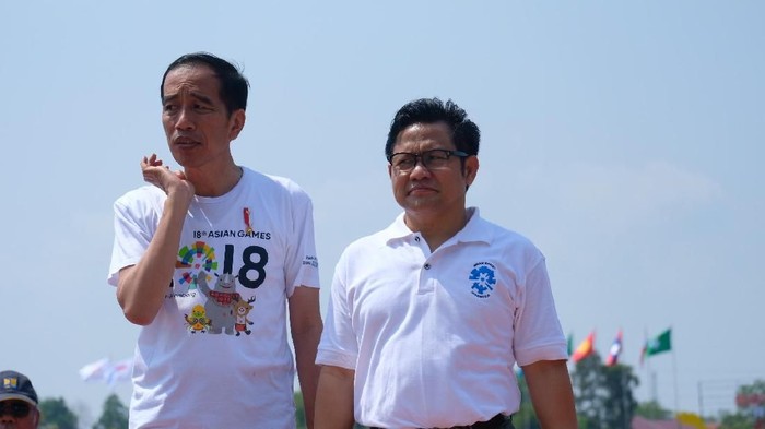 Presiden Joko Widodo (Jokowi) main dayung bersama Ketum PKB Muhaimin Iskandar (Cak Imin).