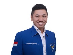 Seperti Ferdinand, Ketua Demokrat Jansen Balik Badan Tinggalkan Prabowo