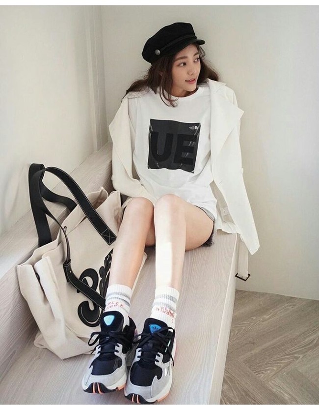  Lure juga mengaku setiap harinya memang banyak minum air putih. Ia menghindari minuman yang mengandung gula dan soda. Foto: Dok. Instagram Lure Hsu