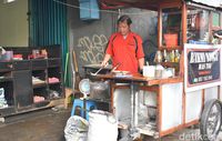 Jakarta Rasa Jogja, Mi Godog 'Mas Tok' yang Dimasak dengan Api Arang 