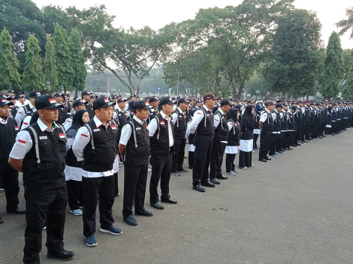 Sebanyak 319 petugas haji Panitia Penyelenggara Ibadah Haji (PPIH) diberangkatkan ke Tanah Suci. Petugas PPIH ini akan melayani jemaah haji Indonesia 2018 gelombang pertama.