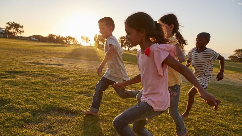 2 Faktor yang Turut Menentukan Bahagia Tidaknya Seorang Anak/Foto: thinkstock 2 Faktor yang Turut Menentukan Bahagia Tidaknya Seorang Anak/Foto: thinkstock