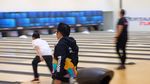 Momen Jokowi Kalahkan Cak Imin Saat Main Bowling di Jakabaring