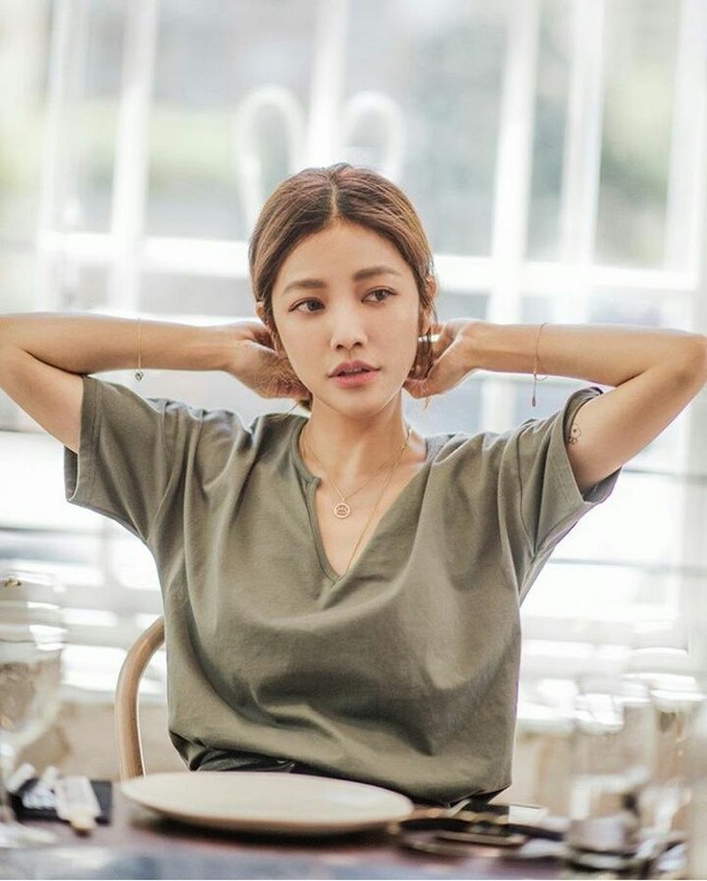 Ia pun kerap mengunggah berbagai potret dirinya yang menawan dan dikagumi banyak netizen.  Foto: Dok. Instagram Lure Hsu