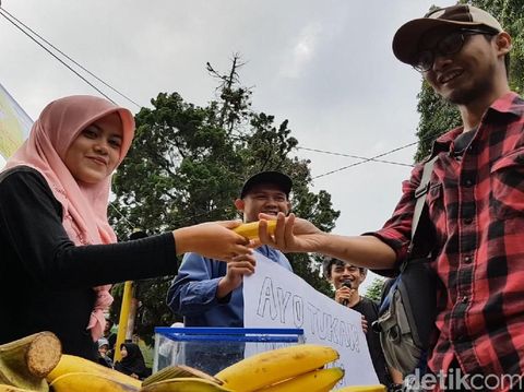 Go Barter, Aksi Sosial Kurangi Pencadu Rokok Dengan Pisang