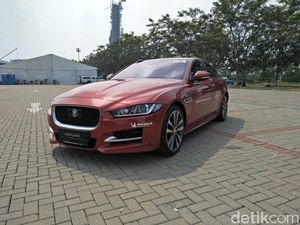 Masih Ada Orang Kaya yang Beli Land Rover Secara Kredit