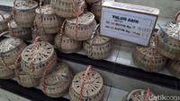Pilihan lainnya telur asin dalam keranjang cantik ini. Harganya Rp 91.000 untuk 25 butir dan Rp 109.000 untuk 30 butir. Foto: Andi Annisa / detikFood
