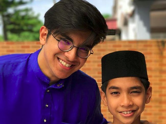 Kedekatan Menpora Ganteng Malaysia Syed Saddiq dengan Anak 