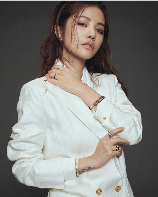  Lure juga rutin mengonsumsi suplemen seperti vitamin C dan pil kolagen. Foto: Dok. Instagram Lure Hsu