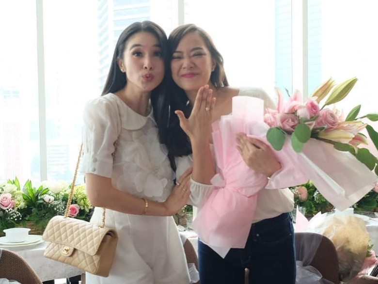Sandra Dewi Sudah Tahu Tanggal Pernikahan Yuanita Christiani Sandra Dewi Sudah Tahu Tanggal Pernikahan Yuanita Christiani