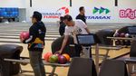 Momen Jokowi Kalahkan Cak Imin Saat Main Bowling di Jakabaring