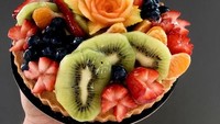 Ia pun memutuskan untuk menjadi pastry chef yang menggabungkan ukiran buah dengan cake enak. Foto: Daniele Barresi