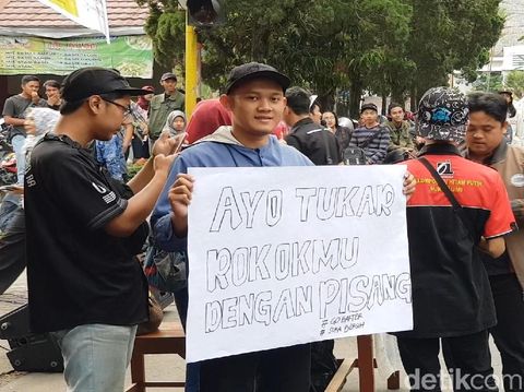 Go Barter, Aksi Sosial Kurangi Pencadu Rokok Dengan Pisang
