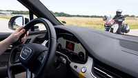 Produsen ternama asal Italia Ducati, akan mewujud motor yang bisa bicara. Dan kini, sudah dibuktikan bersama Audi. Foto: Pool (Autoevolution)