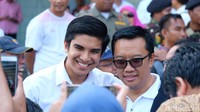 Menurut dokumen dakwaan, Syed Saddiq dituduh melakukan transfer dana total 100 ribu Ringgit, yang diduga didapatkan melalui aktivitas pencucian uang. Transfer dana itu disebut dilakukan dalam dua kesempatan pada 16 dan 19 Juni 2018 lalu, dengan masing-masing 50 ribu Ringgit setiap transfer. Kedua dakwaan itu didasarkan atas pasal 4(1) Undang-undang Anti-pencucian Uang, Anti-pendanaan Terorisme dan Hasil Aktivitas Melanggar Hukum tahun 2001. Foto: Andhika Prasetia/detikcom.
