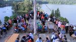 Foto: Kapal Raksasa Terdampar di Situ Patenggang