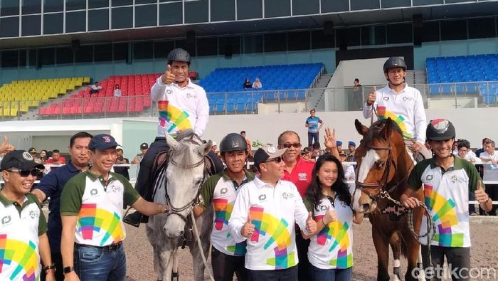 Mirip Joki, Sandi dan Mentan Jajal Kuda Asian Games/Foto: Moch. Prima Fauzi Mirip Joki, Sandi dan Mentan Jajal Kuda Asian Games/Foto: Moch. Prima Fauzi