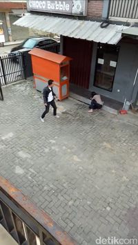 Rekaman CCTV saat pelaku pukuli kekasihnya