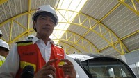 Pada kesempatan kunjungan kerja ke Provinsi Sumatera Selatan, Presiden RI, Joko Widodo meninjau pembangunan LRT Palembang untuk memastikan bahwa LRT Palembang dalam waktu dekat siap untuk dioperasikan. Andhika Prasetia/detikcom.