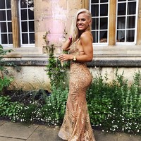 Dan ternyata Grace punya latar belakang pendidikan yang hebat. Ia selalu menimba ilmu di sekolah swasta prestius. Wanita berambut pirang ini pun diterima di Universitas Oxford dan mengambil jurusan musik di St Peter’s College (salah satu sekolah konstituen di Oxford). Foto: Instagram @gracefituk