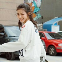 Wanita asal Taiwan yang bernama Lure Hsu ini dianggap netizen tak seperti berusia 43 tahun karena begitu cantik dan muda. Foto: Dok. Instagram Lure Hsu