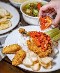 Malam Minggu Bisa Makan Sambil Nobar Seru di 5 Restoran Ini