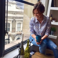 Wanita yang pernah membintangi reality TV Love Island itu mengatakan ia tidak suka membahas masa lalu, terlebih jika dikenal sebagai wanitanya Harry. Foto: Instagram Camilla Thurlow