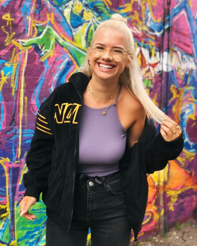 Meski aktif sebagai selebgram, Grace mengaku tetap fokus pada kuliahnya meski juga tetap eksis di Instagram. Foto: Instagram @gracefituk