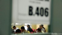 Peradi diberikan kepercayaan untuk menyelenggarakan Ujian Profesi Advokat secara terus menerus dan berusaha meningkatkan kualitas dan penyempurnaan pelaksanaan ujian dengan mengedepankan prinsip zero KKN.