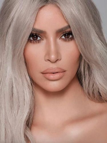 Beda Banget, Ini Foto Jadul Kim Kardashian Sebelum Kenal Bulu Mata Palsu