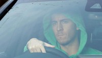 Kalau ditotal, koleksi mobil Hazard ini lebih dari 622.205 Poundsterling atau kalau dirupiahkan setara dengan Rp 11,8 miliar untuk mobil saja ya. Foto: The Sun