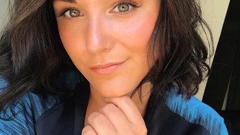 Anne siap mendukung tim Prancis menang. Foto: instagram.com/jesuisunemademoiselle. 