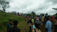 Aksi spontanitas tersebut merupakan bentuk kemarahan masyarakat akibat adanya korban meninggal dimakan buaya pada hari Jumat (13/7/2018) pukul 15.30 WIB, kata Kabid Humas Polda Papua Barat, AKBP Hary Supriyono, kepada detikcom, Minggu (15/7/2018). 