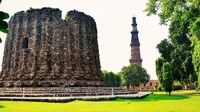 Alai Minar, Dehli, ditinggalkan pada saat kematian Alauddin Khalji dari Dinasti Khalji pada 1316. Konstruksi yang belum selesai ini tidak pernah dilanjutkan oleh generasi selanjutnya. Istimewa/Archdaily.
