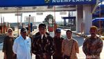 Pakai Batik, Jokowi Resmikan Tol Kartasura-Sragen
