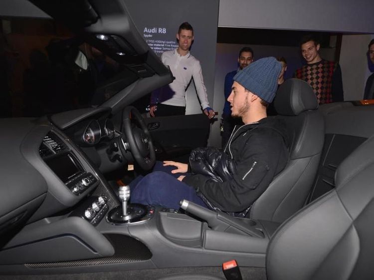 Nggak Kalah dengan Ronaldo, Koleksi Mobil Eden Hazard Bikin Iri