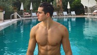 Hayoo.. siapa yang mau diajar sama model cakep yang punya gaya hidup sehat banget ini? (Foto: Instagram/pietroboselli) 