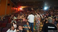 Terlihat penonton memenuhi kursi bioskop. Foto: (mahar/detikhot)