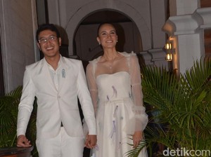 Kejutan Spesial di Resepsi Nadine Chandrawinata dan Dimas di Jakarta