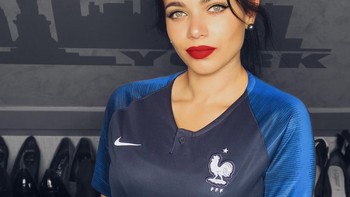 Laura akan habis-habisan mendukung tim Prancis malam ini. Foto: instagram.com/laurab974. 